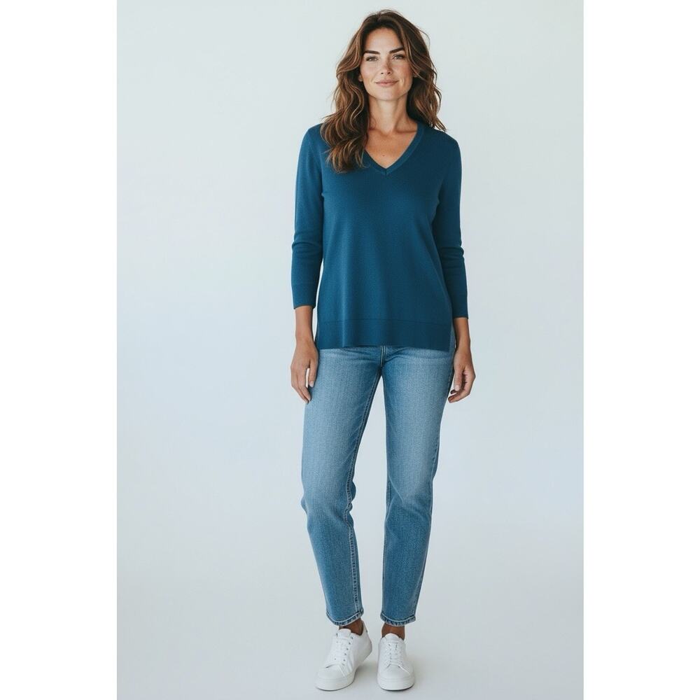 Chico’s Blue V-neck 3/4 Sleeve Touch Of Cashmere Sweater Size 2 Large NWOT